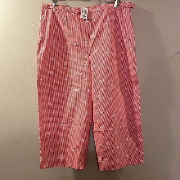 NWT LOFT Capri’s - Picture 1 of 9